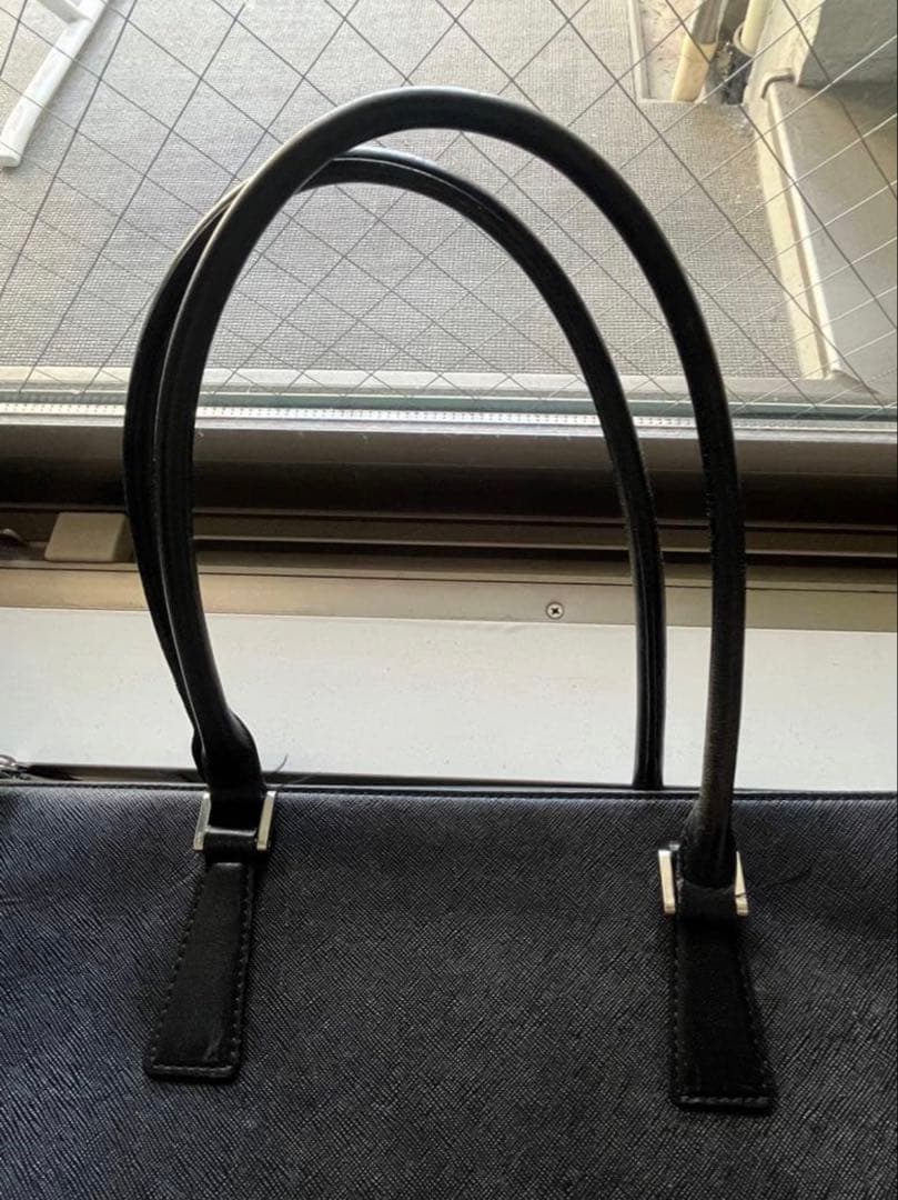 Burberryバーバリー　レザーバッグ　トートバック　ブラック