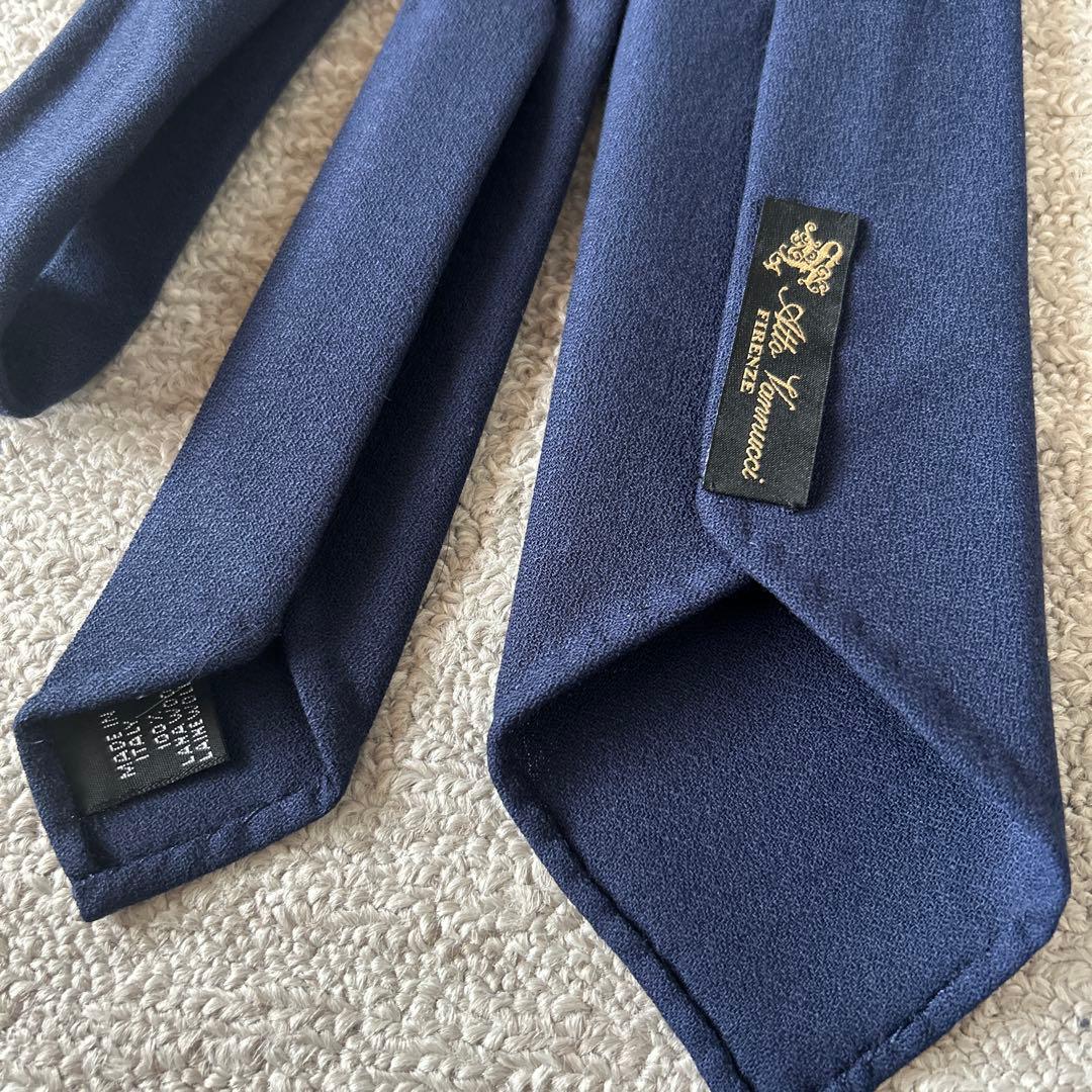 アットヴァンヌッチ ソリッド セッテピエゲ ネイビー ネクタイ