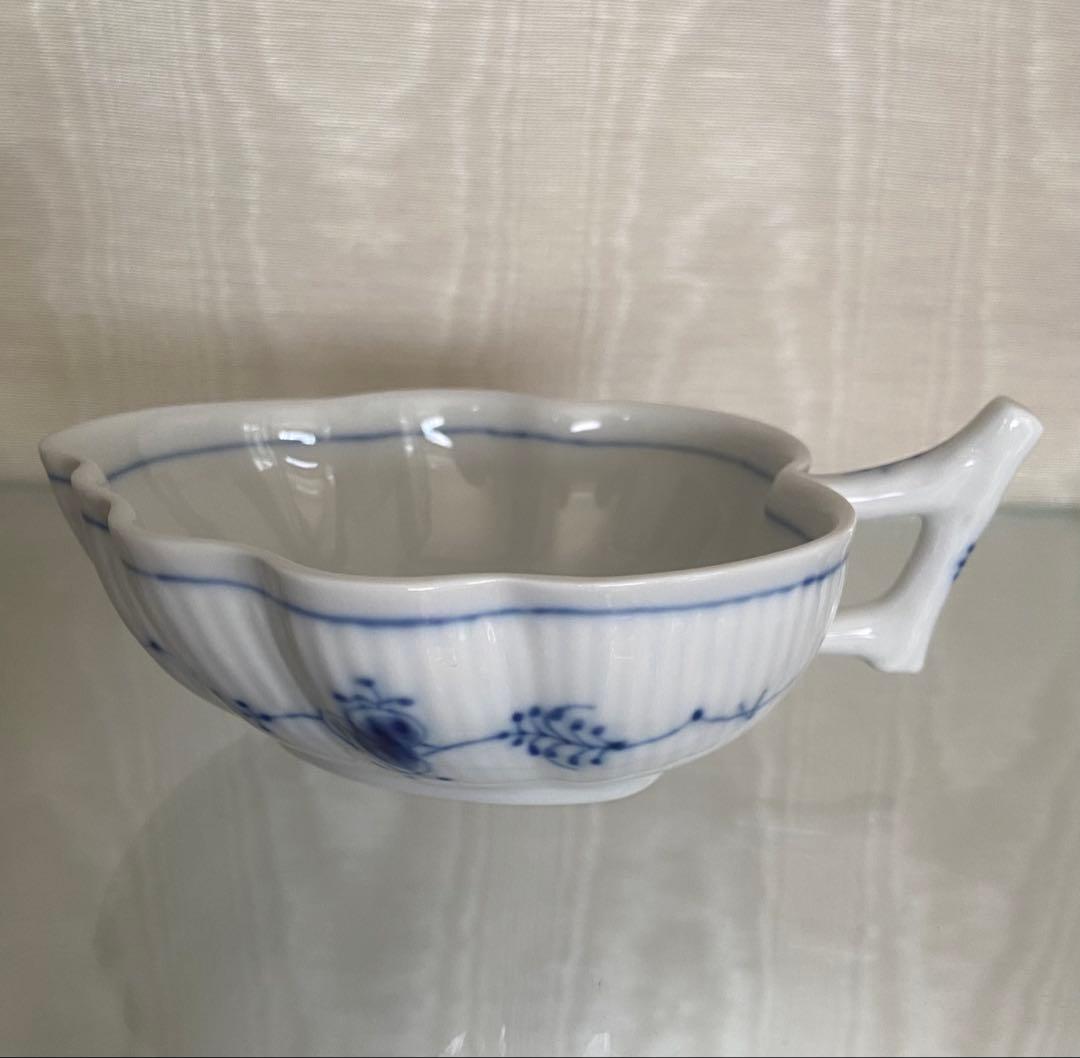 ロイヤルコペンハーゲン ブルーフルーテッド リーフディッシュ　デンマーク製