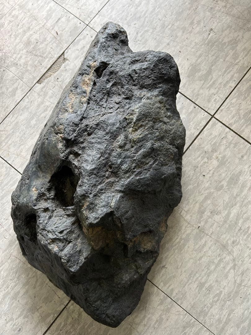 大型　神居古潭石　うぶ石　溜まり有り　重さ約１６kg