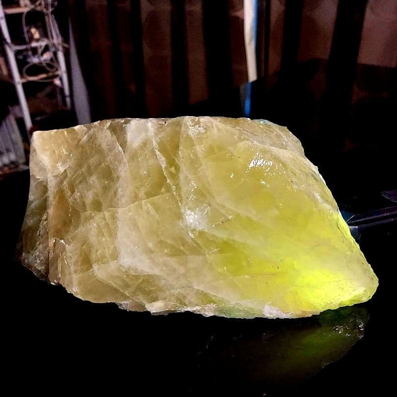 巨石！ レモンクオーツ 原石 半面磨き 166