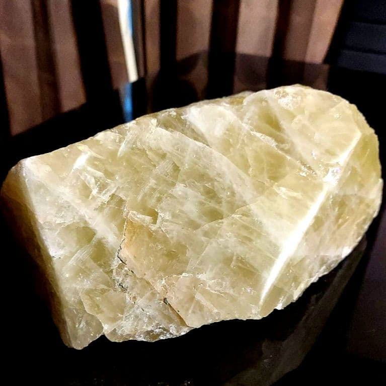 巨石！ レモンクオーツ 原石 半面磨き 166