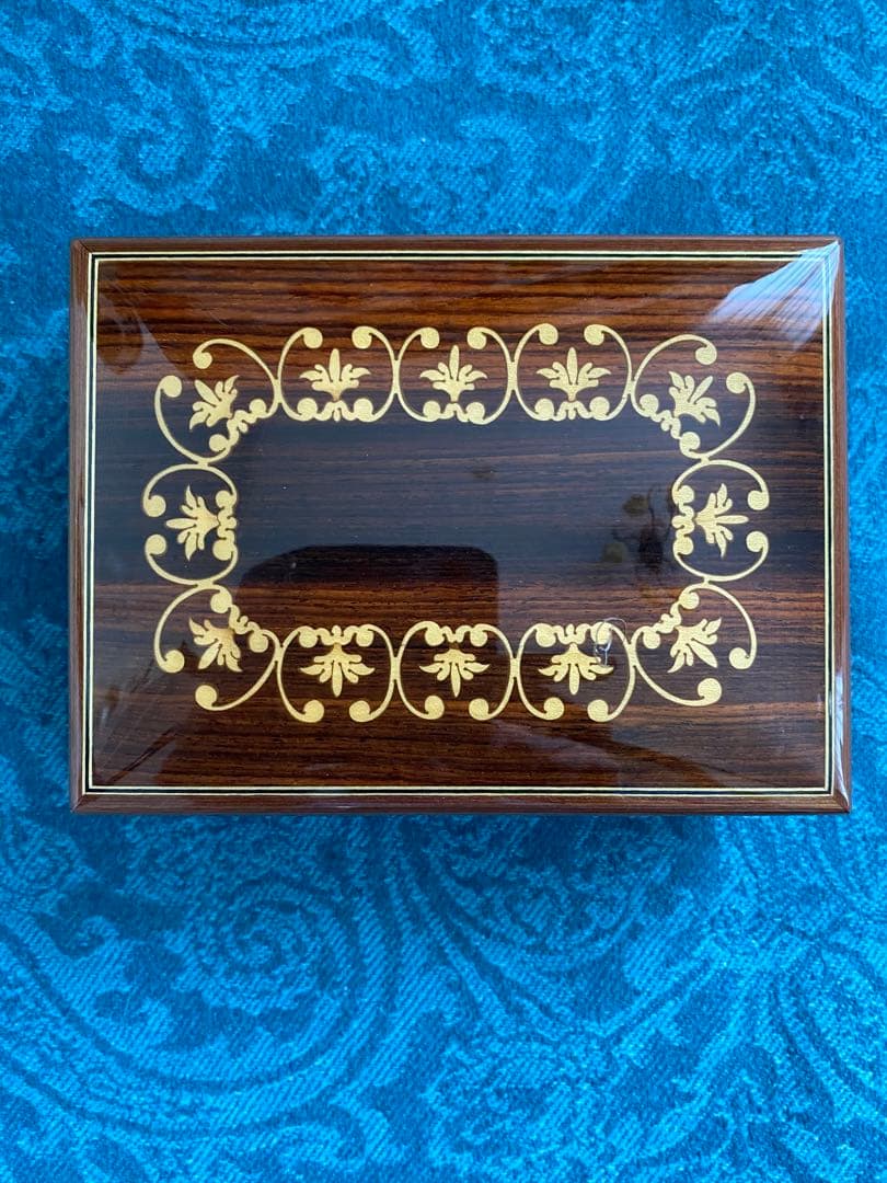 イタリアリュージュ製オルゴールジュエリーボックス　アンティーク