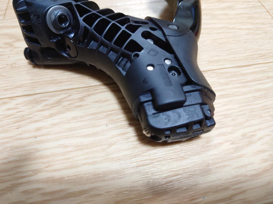 Shimano 105 Di2 デュアルコントロールレバー ST-R7170