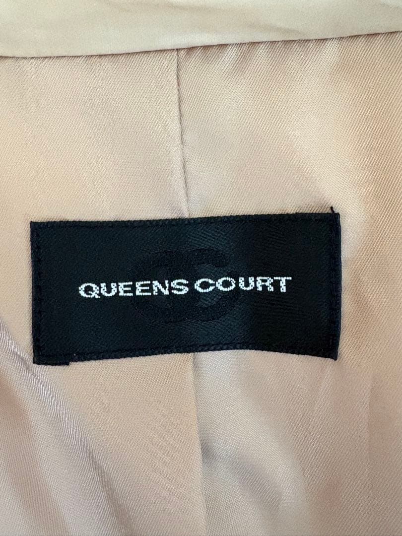 22時までお値下げQUEENS COURT ベージュ フリル付きダウンジャケット