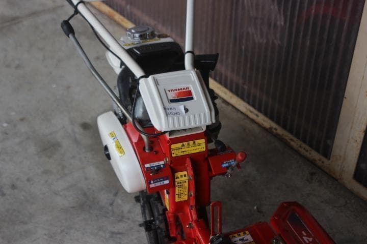管理機・耕運機　ヤンマー　HK3　二輪　溝切り　うね立てに　土あげ　A9040
