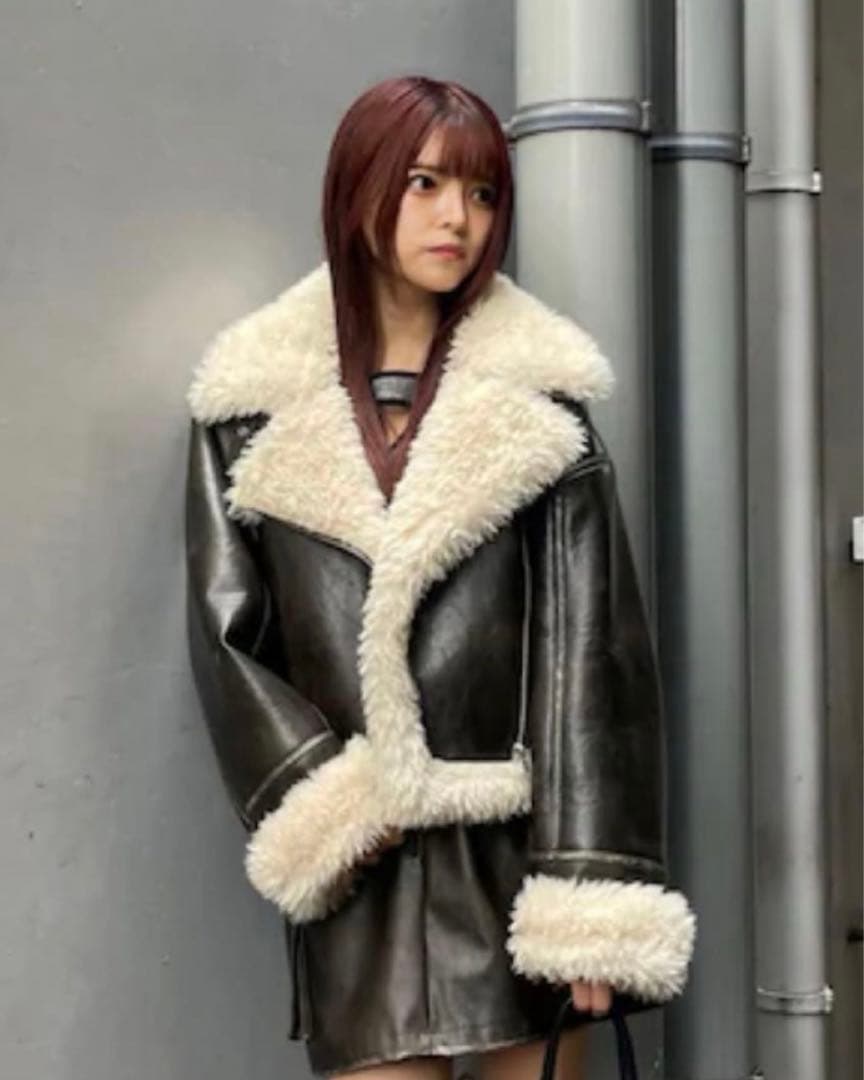 美品 MURUA ヴィンテージライクショートフェイクムートン ブラック