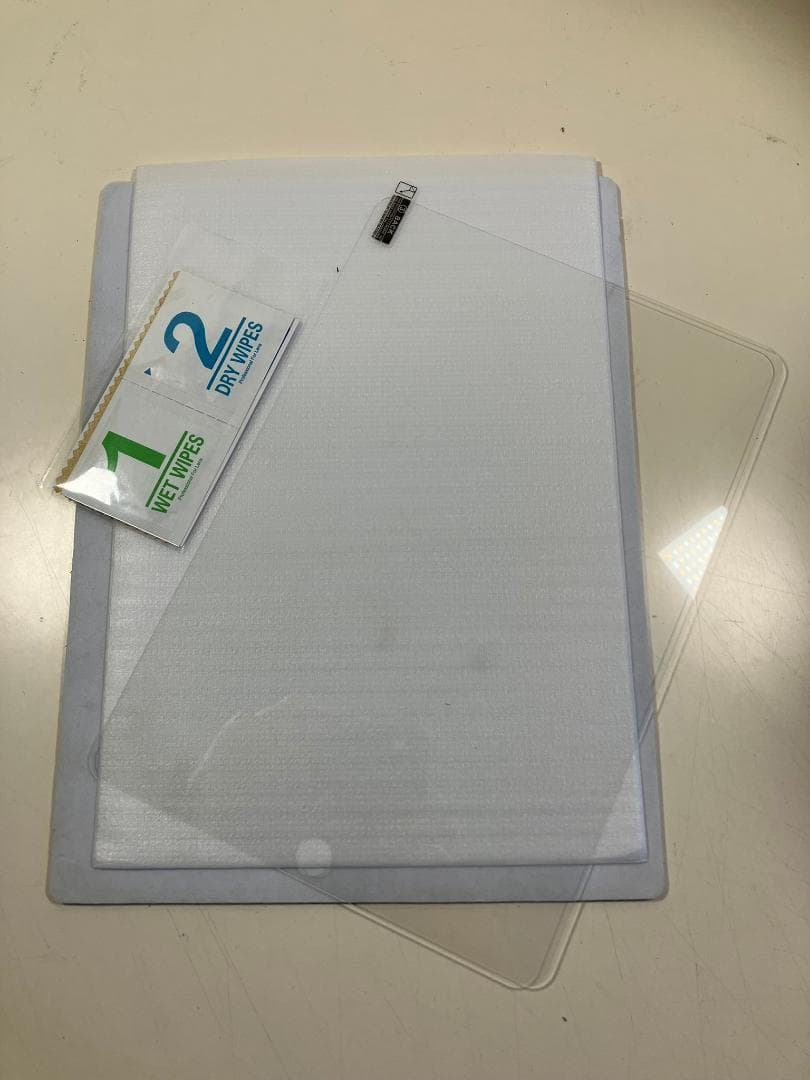 iPad 第9世代　64GB シルバー　Wi-Fiモデル　カバーガラス付