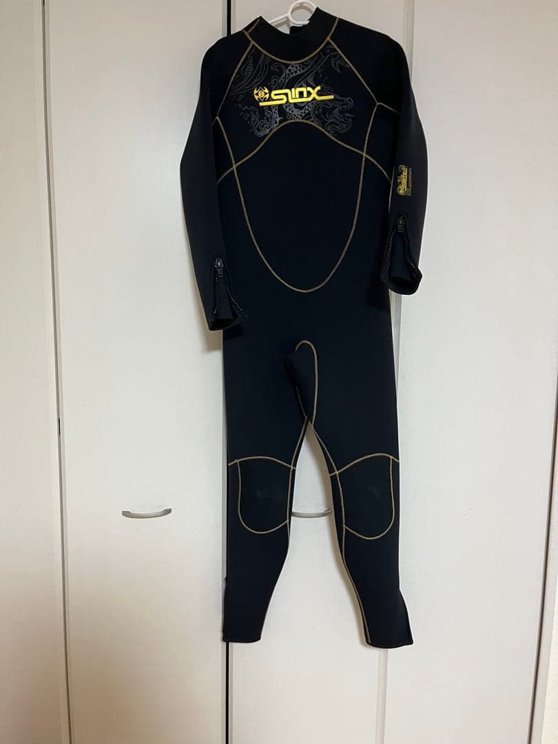 ウエットスーツ　 5mm Lsize