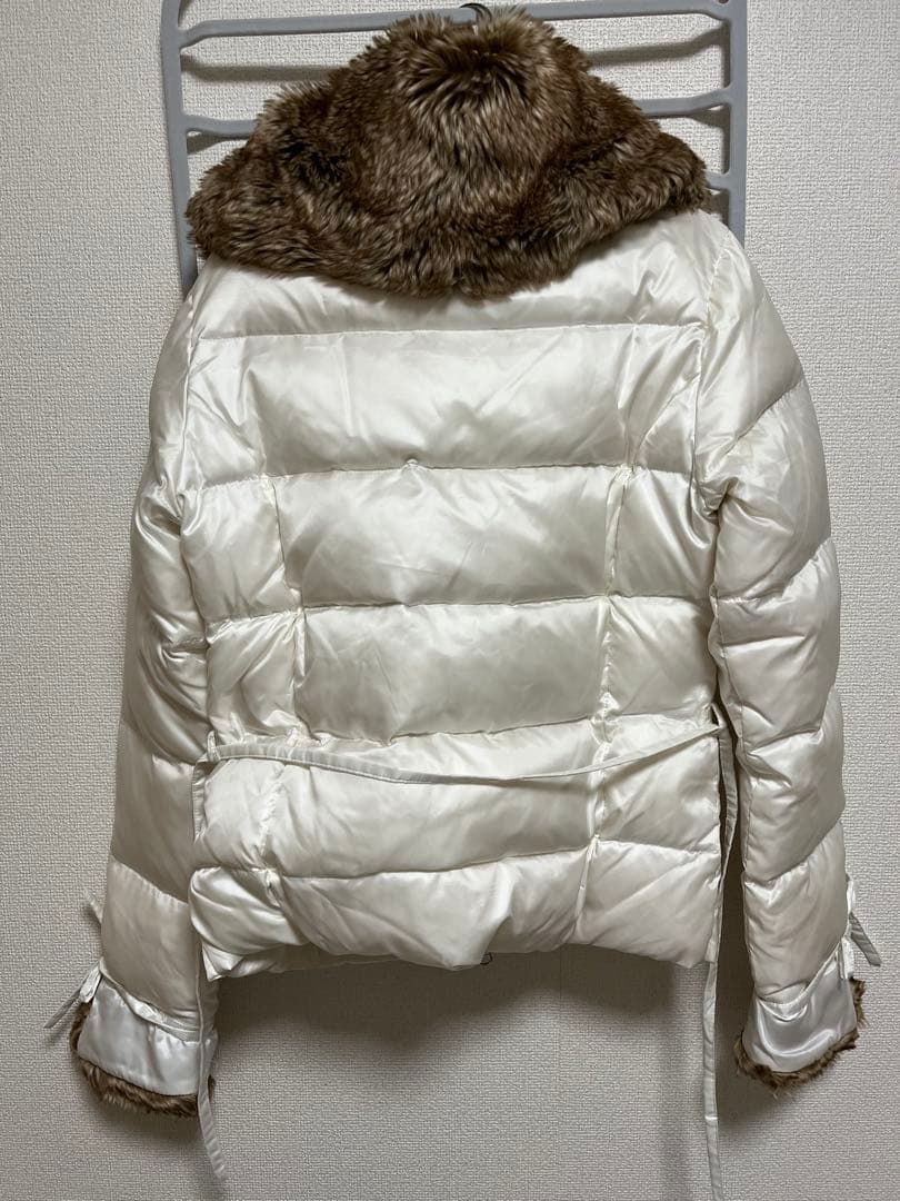 ARMANI EA7 アルマーニ ダウンジャケット 白