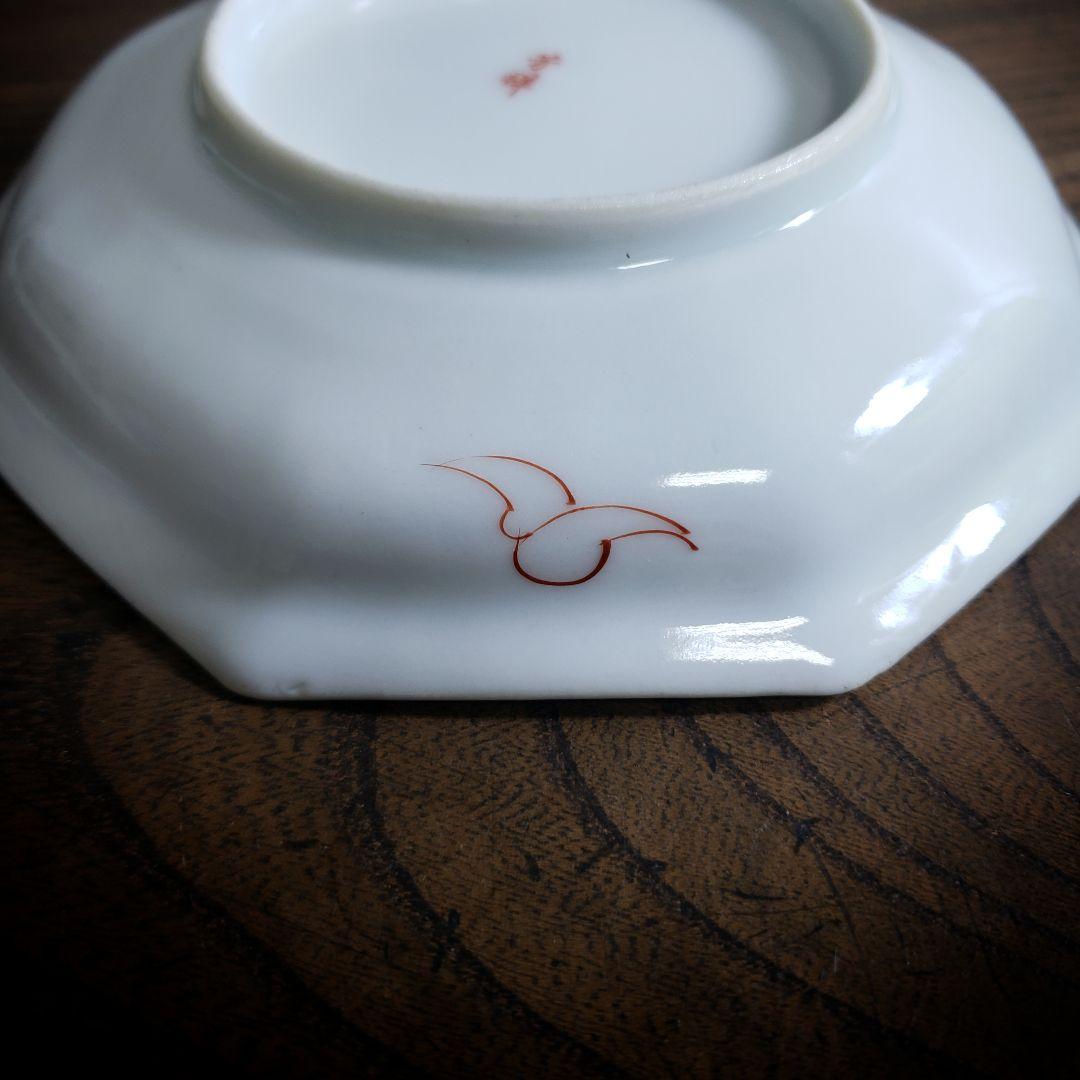 八角皿　古伊万里　菊文様　御所車　車輪　龍　竜　雲竜　明治　色絵付　赤絵　ロ号