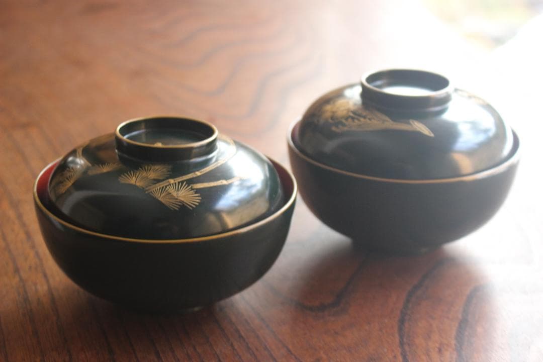 デッドストック！風情ある青塗地に優美な沈金草花文の映えるお椀2点（検輪島塗沈金椀