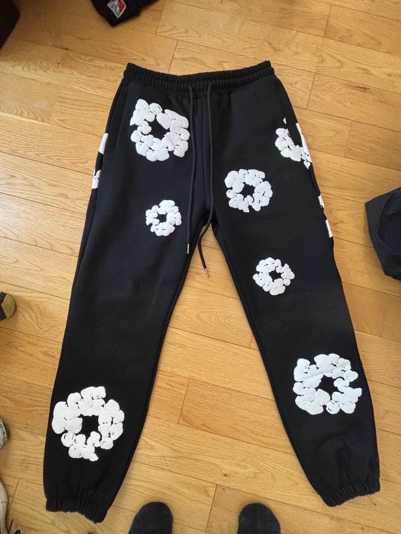 DENIMTears 花柄プリント ジョガーパンツ 黒