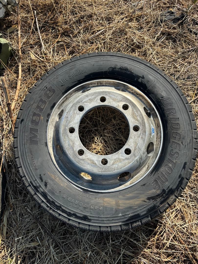 トラック　アルミホイール1本　m888 245/70r19.5