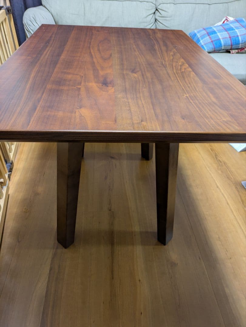 センターテーブル　高め　ウォールナット無垢材　おしゃれ　ダイニングテーブル　北欧