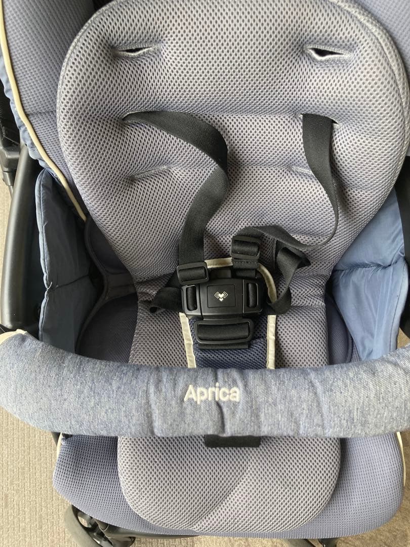 【★☆様】アップリカ　ラクーナビッテクッション　アカチャンホンポ