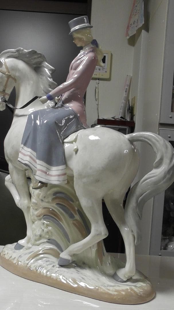 たか　REX　VALENCIA【白馬に乗る貴婦人】3　リアドロ 　Ｌ495