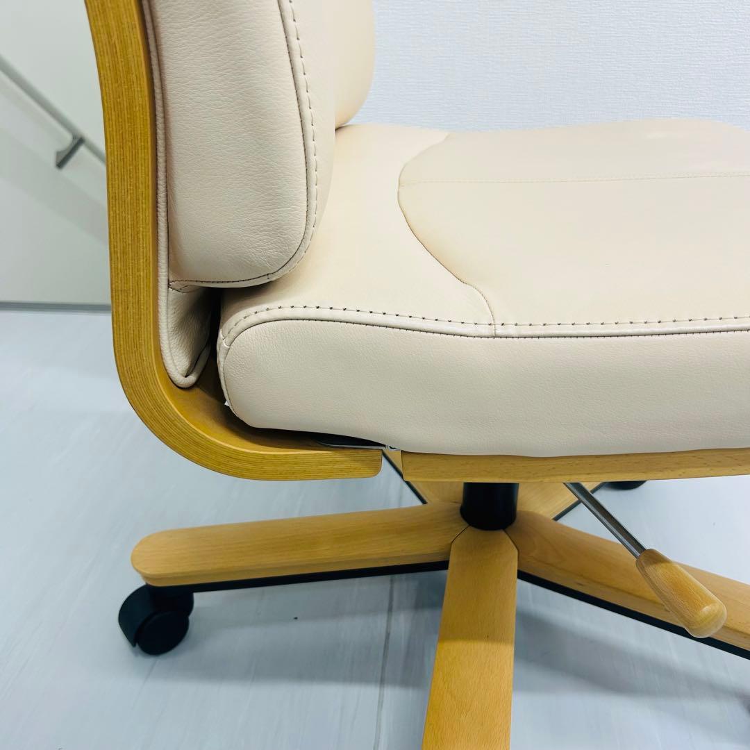 (高級 美品) カリモク デスクチェア XT5801