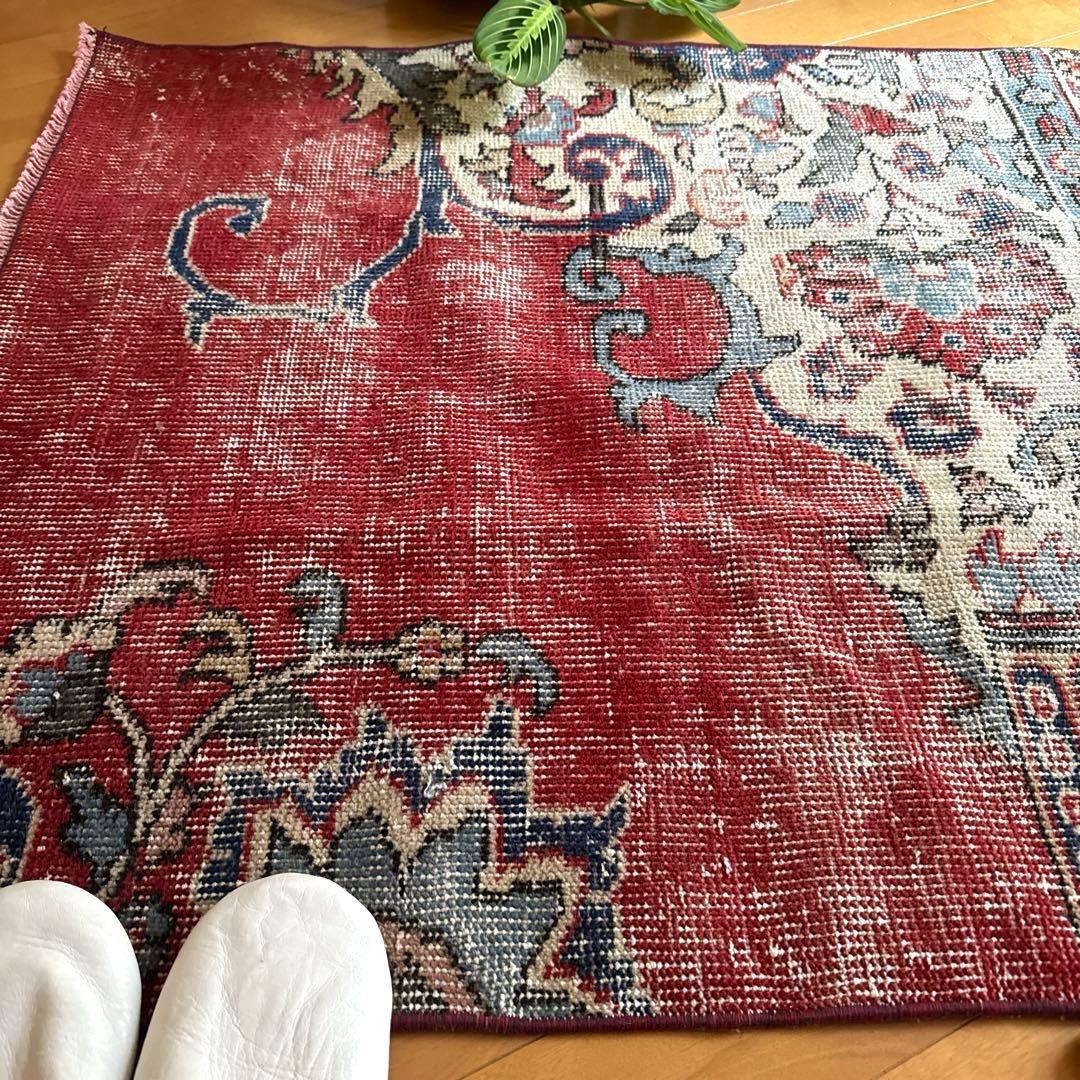78×115アンティークレッド　ボタニカル　トルコヴィンテージラグ