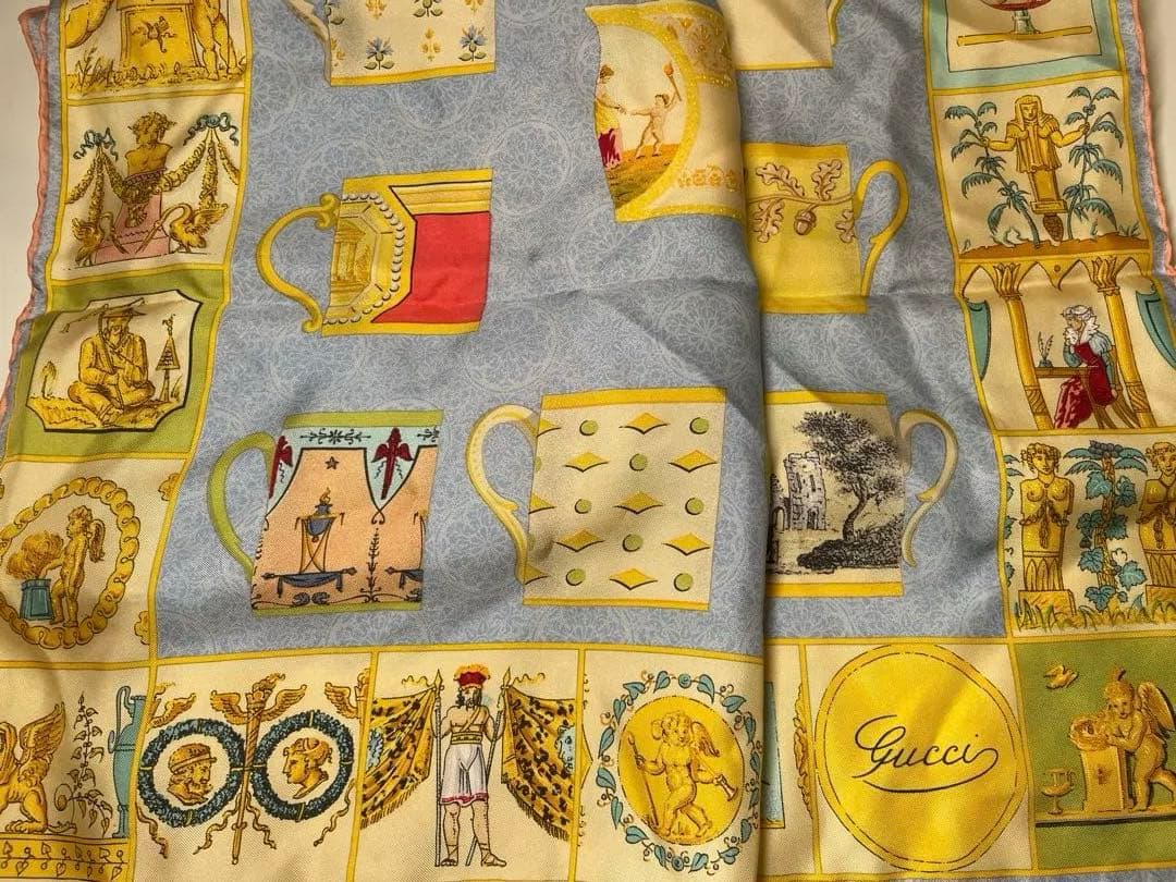 【極美品】GUCCI シルクスカーフ 多様なカップデザイン　85✖️85サイズ