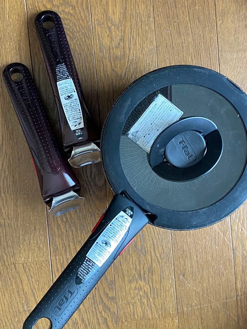 フライパンと鍋のセット 赤黒 5個と蓋4個