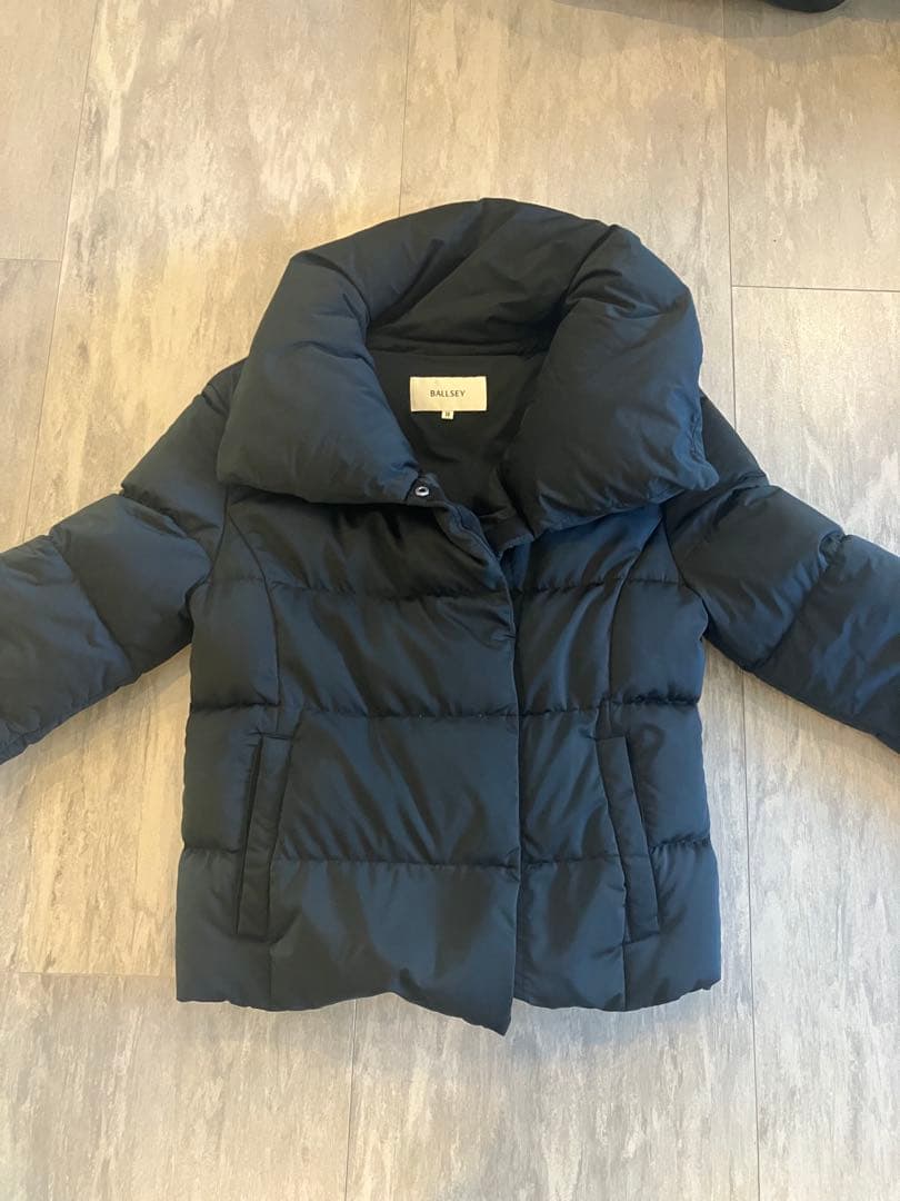 BALLSEY ブラック ダウンジャケット ボリュームタイプ