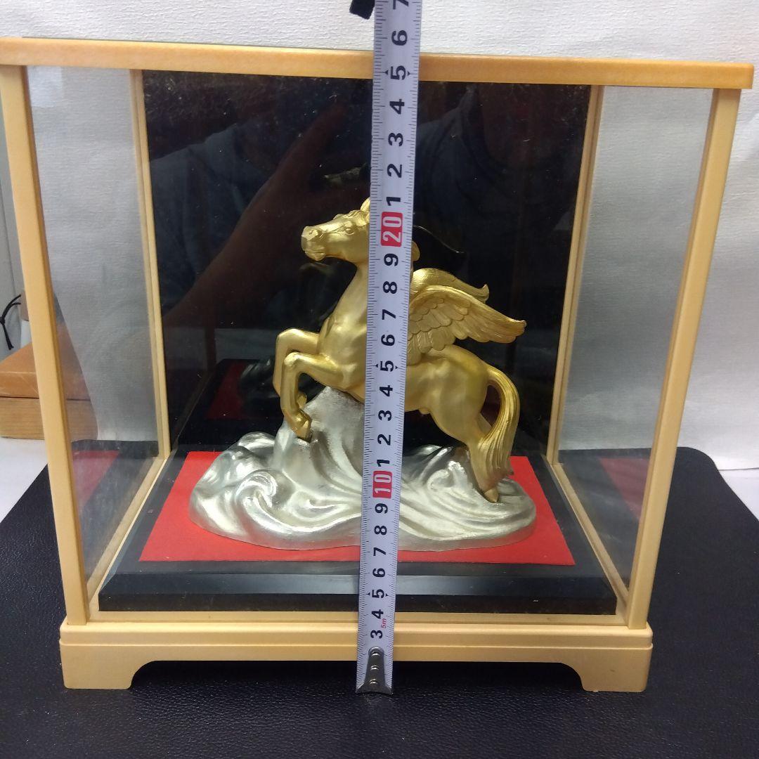 金色の翼のある馬の彫刻　レトロ　ケース付き　ペガサス