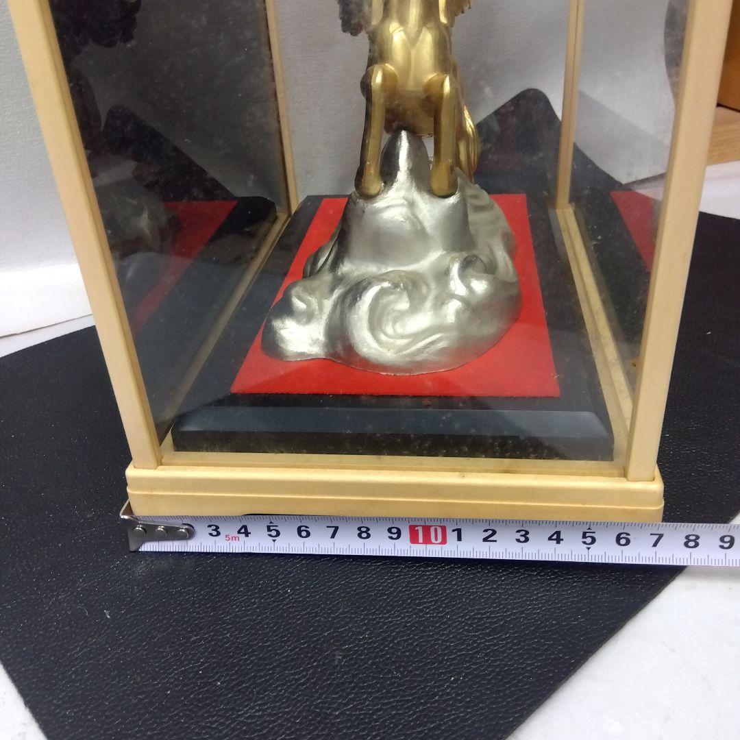 金色の翼のある馬の彫刻　レトロ　ケース付き　ペガサス