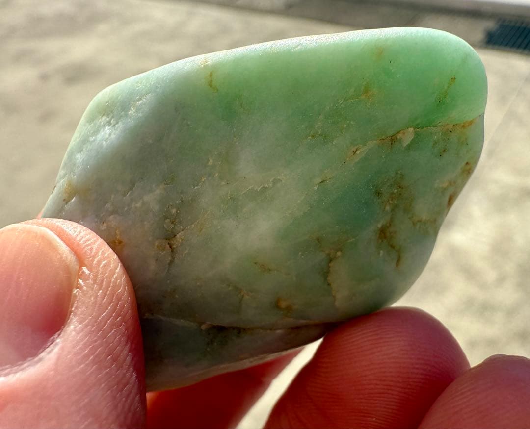 新潟県糸魚川市親不知海岸産ヒスイ輝石岩　海石