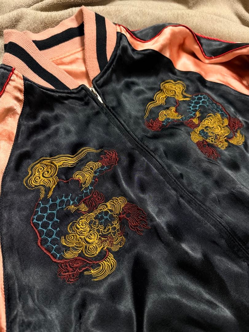 美品 ２面用 JAPANESE SCRIPT ライオン 日本限定 スカジャン