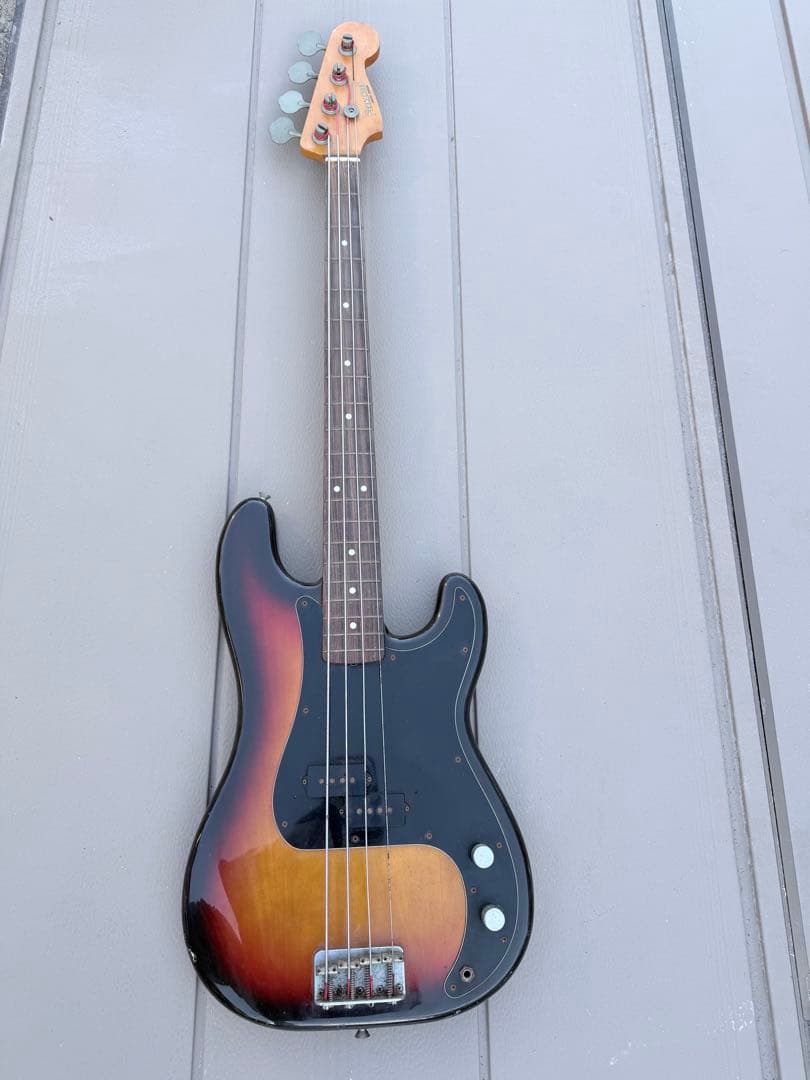 エレキベース サンバースト シングルコイル
