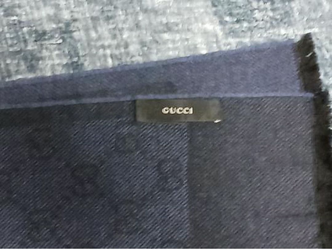 GUCCI ネイビー ロゴマフラー