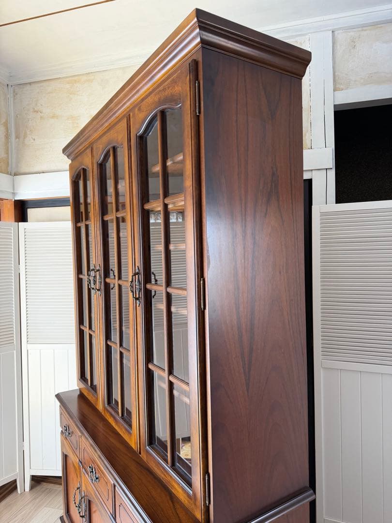 カリモク家具 コロニアルシリーズ 食器棚 キッチンボード ガラス棚 アンティーク