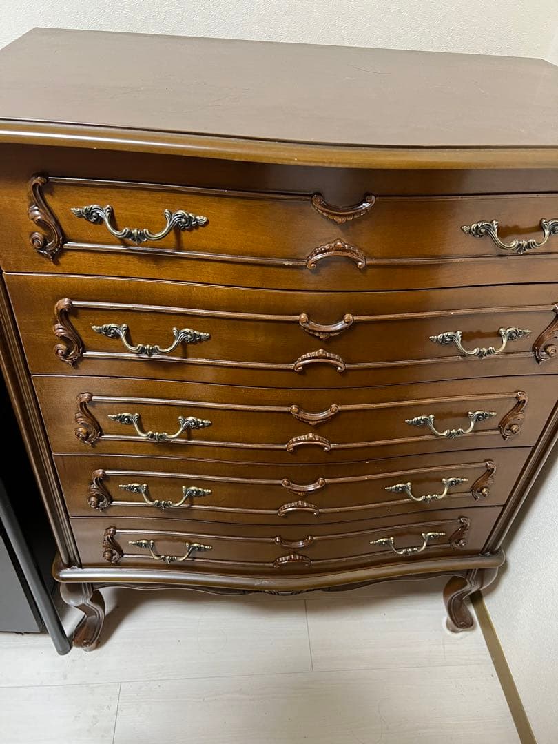 断捨離！ チェスト　服タンス　アンティーク家具猫脚　イタリア製