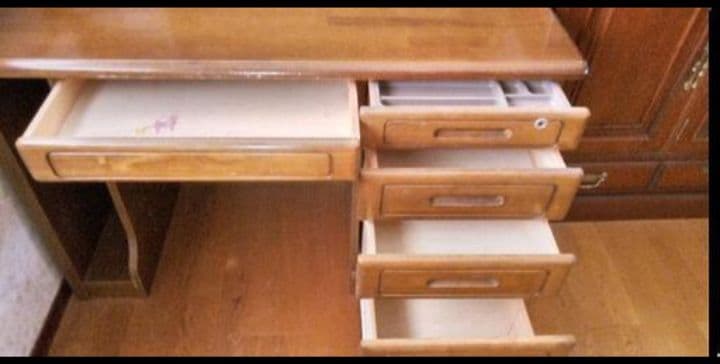 木製デスク 発送は２月初旬予定