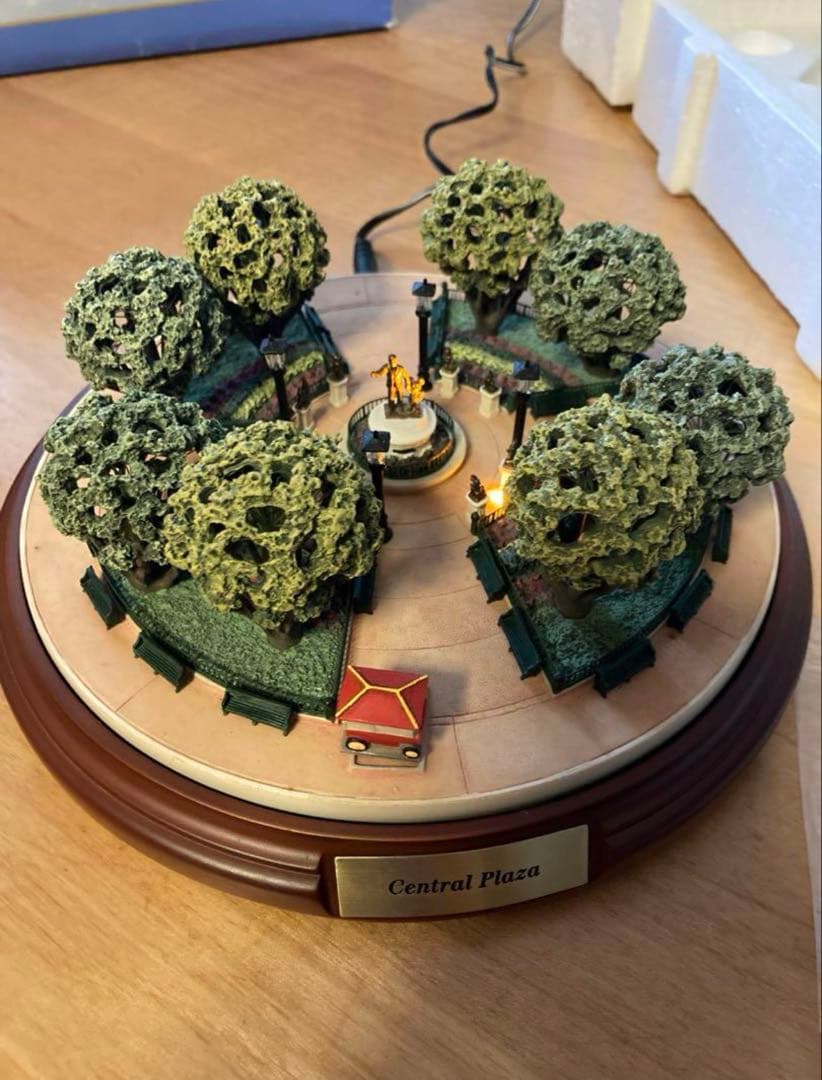 ディズニーランド　オルショウスキー　フィギュア　ウォルトディズニー　置物