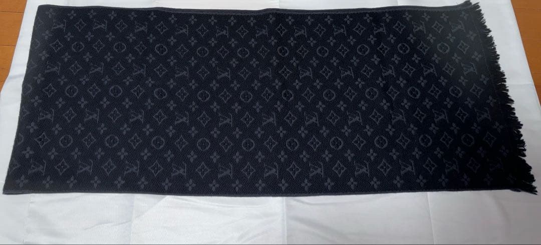 <正規品> Louis Vuitton ロゴマフラー