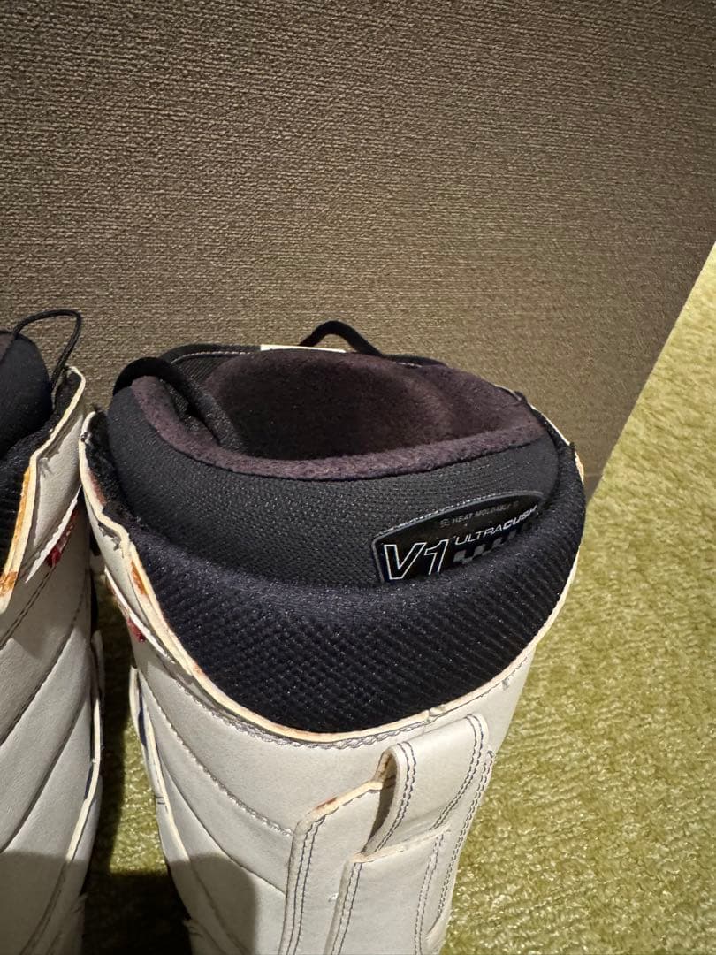 え*つ様 VANS スノーボードブーツ HI-STANDARD OGホワイト 2