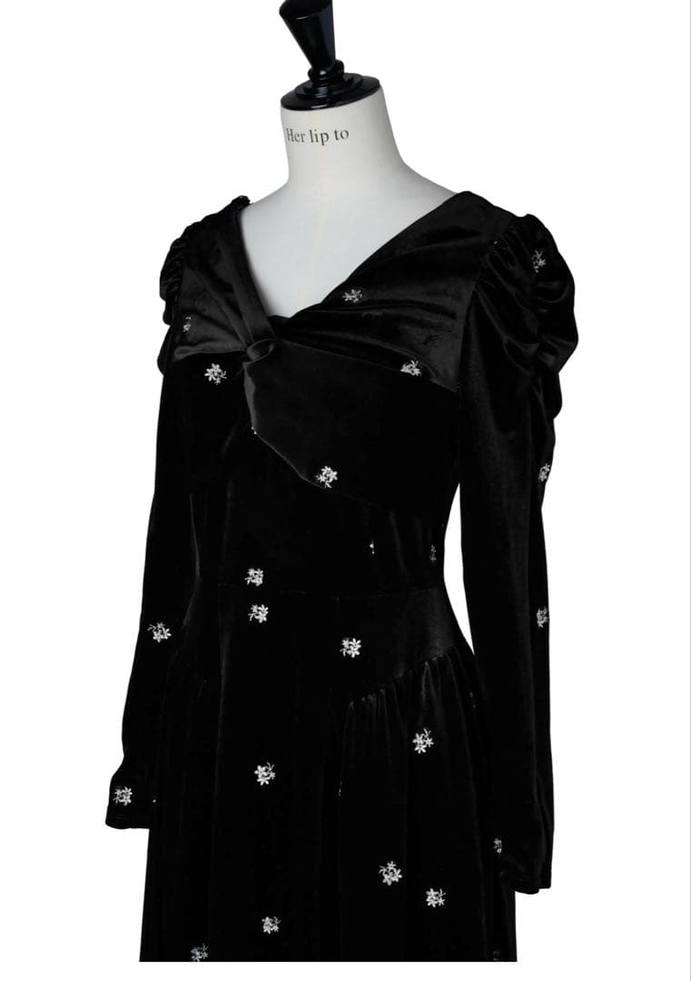 【新品未使用タグ付き】Belmont Floral Velour Dress