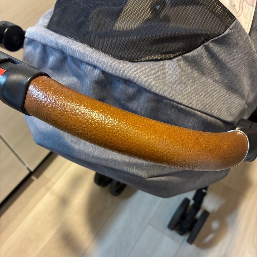 Aprica ラクーナビッテクッション 軽量 ベビーカー A型 レザーハンドル