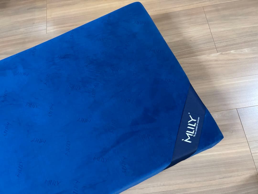 ★テレビ放映★大人気　MLILY 優反発マットレス 三つ折り 8cm