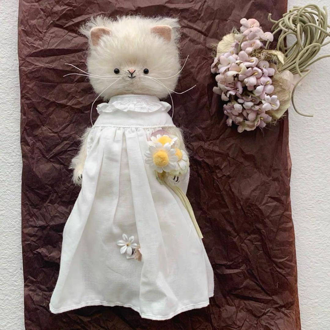 優雅な白猫さん アーティストベア 海外作家様 ハンドメイド テディベア