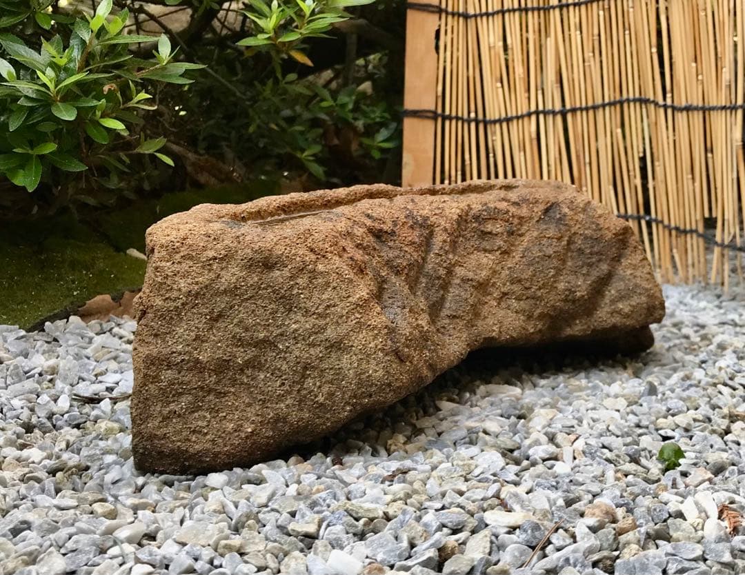 【天然自然石・石鉢・多肉植物鉢・コケ鉢・小品盆栽鉢・寄せ植え鉢・山野草鉢】庭石