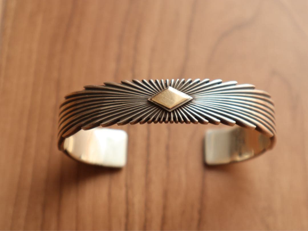 【たーみ】パトリシアべトニー　サンバーストバングル