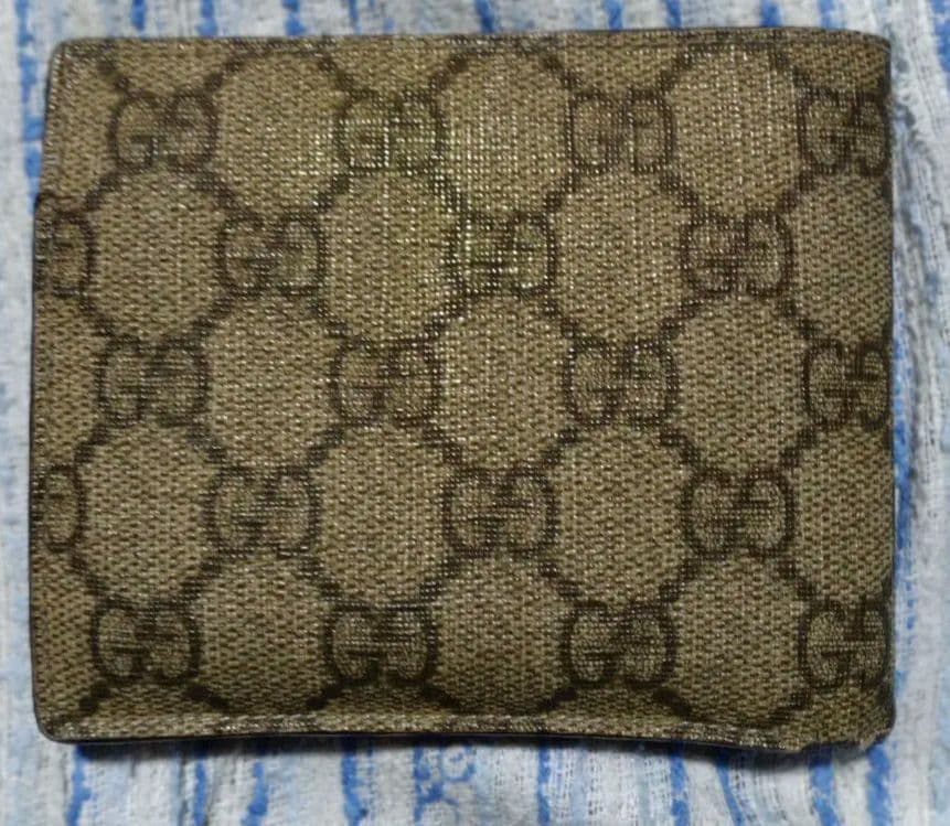 グッチ ２つ折り財布２個セット マイクロ シマ ネイビーとGGパターン