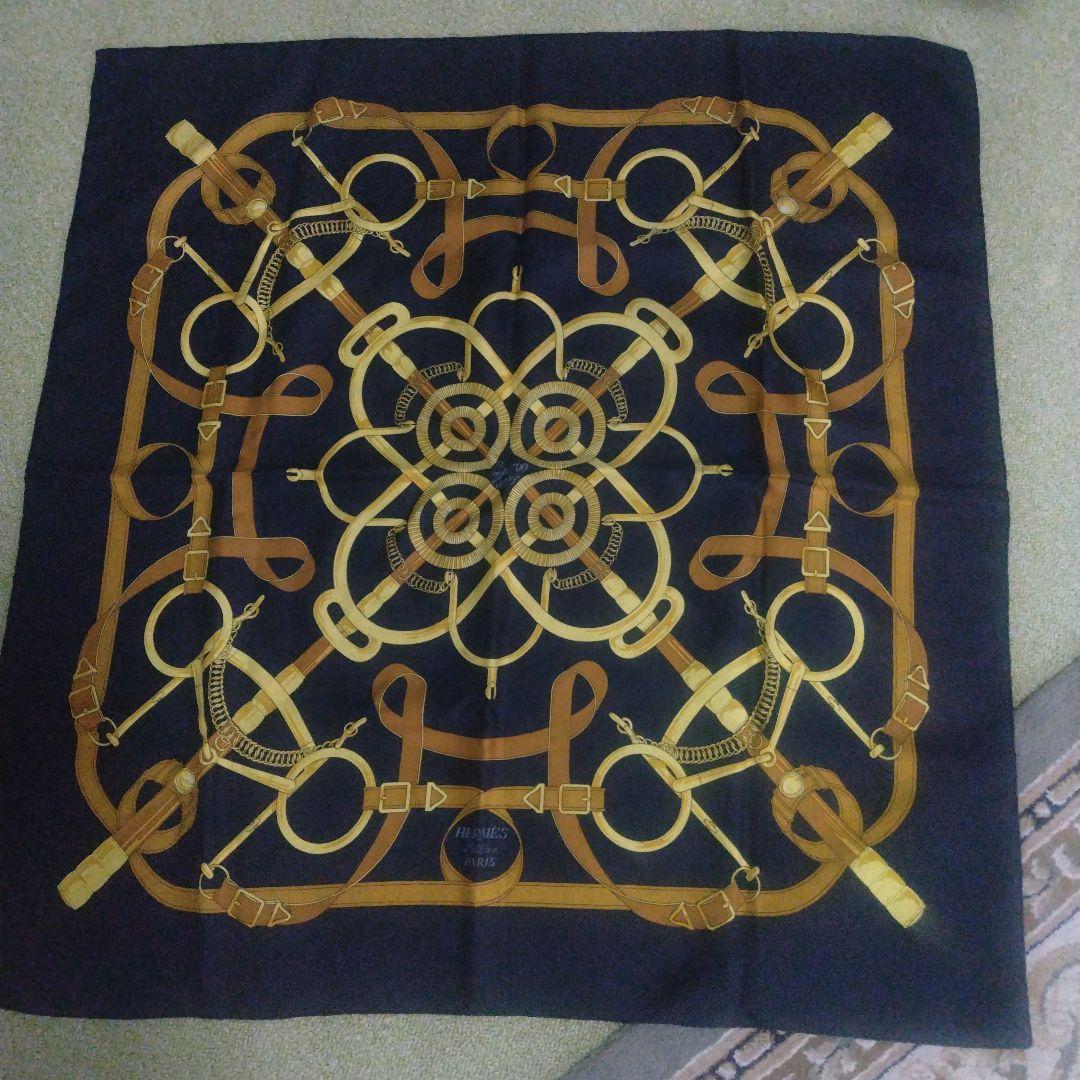 エルメス スカーフ カレ90 HERMÈS シルクスカーフ ブラック ゴールド