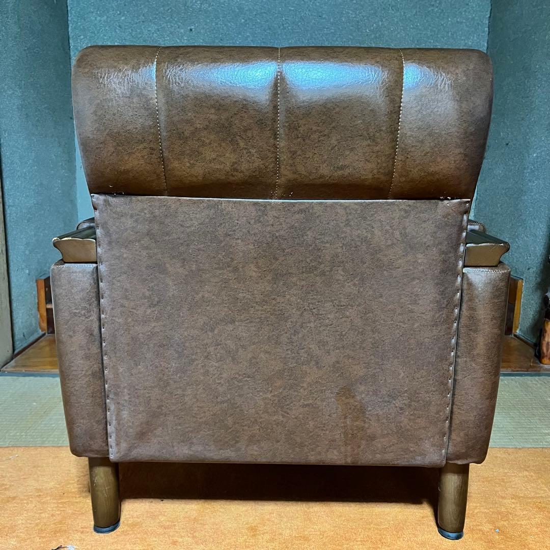 1人掛けソファー　アームレスト付き　①