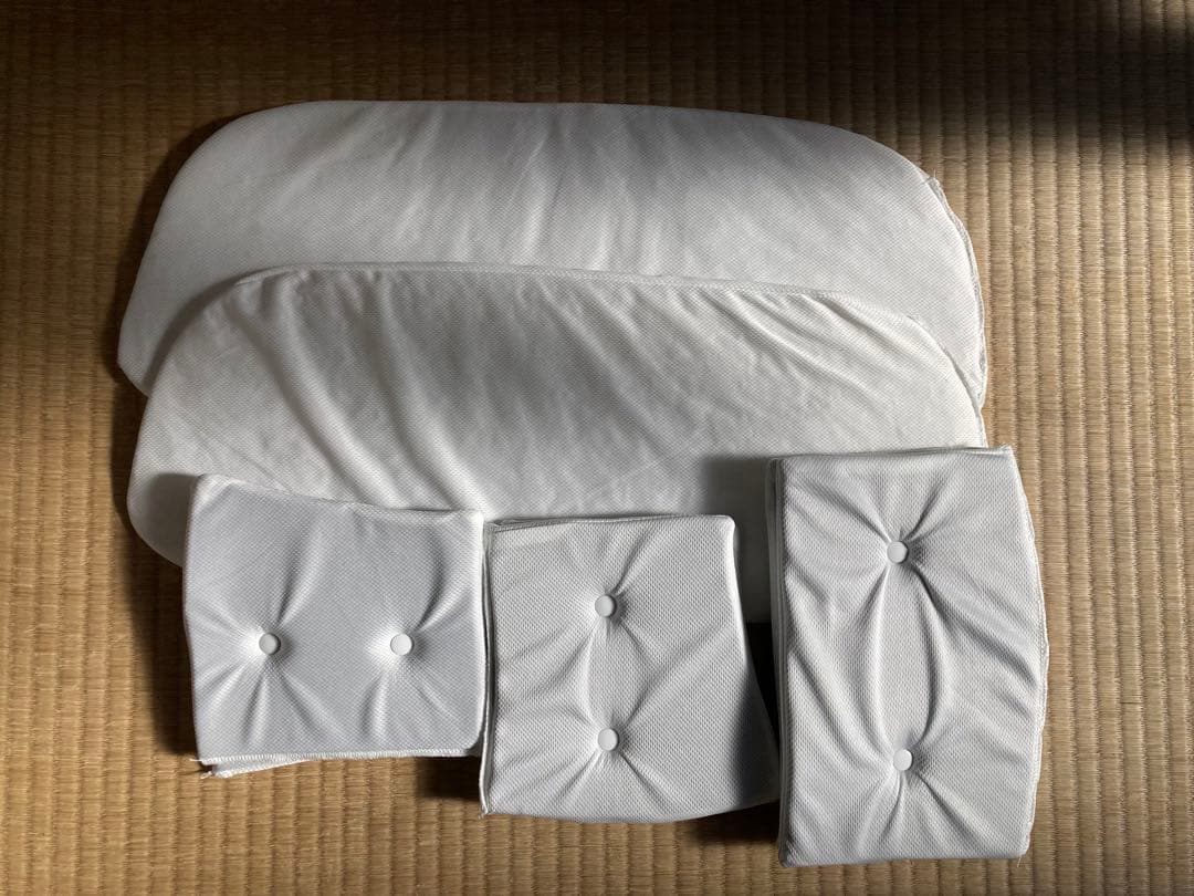 CALQS（カルクス）　首と肩がホッとする枕PLUS カバー付き　ライトグレー