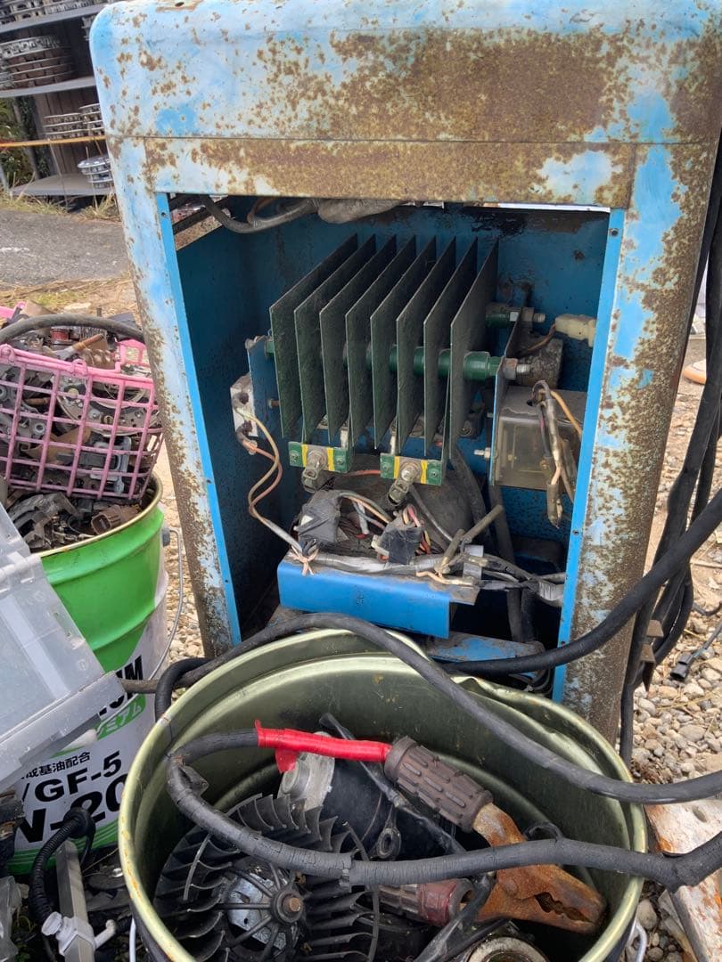 油飯i690 ユアサ ■バッテリーチャージャー　FAC-1 状態未確認