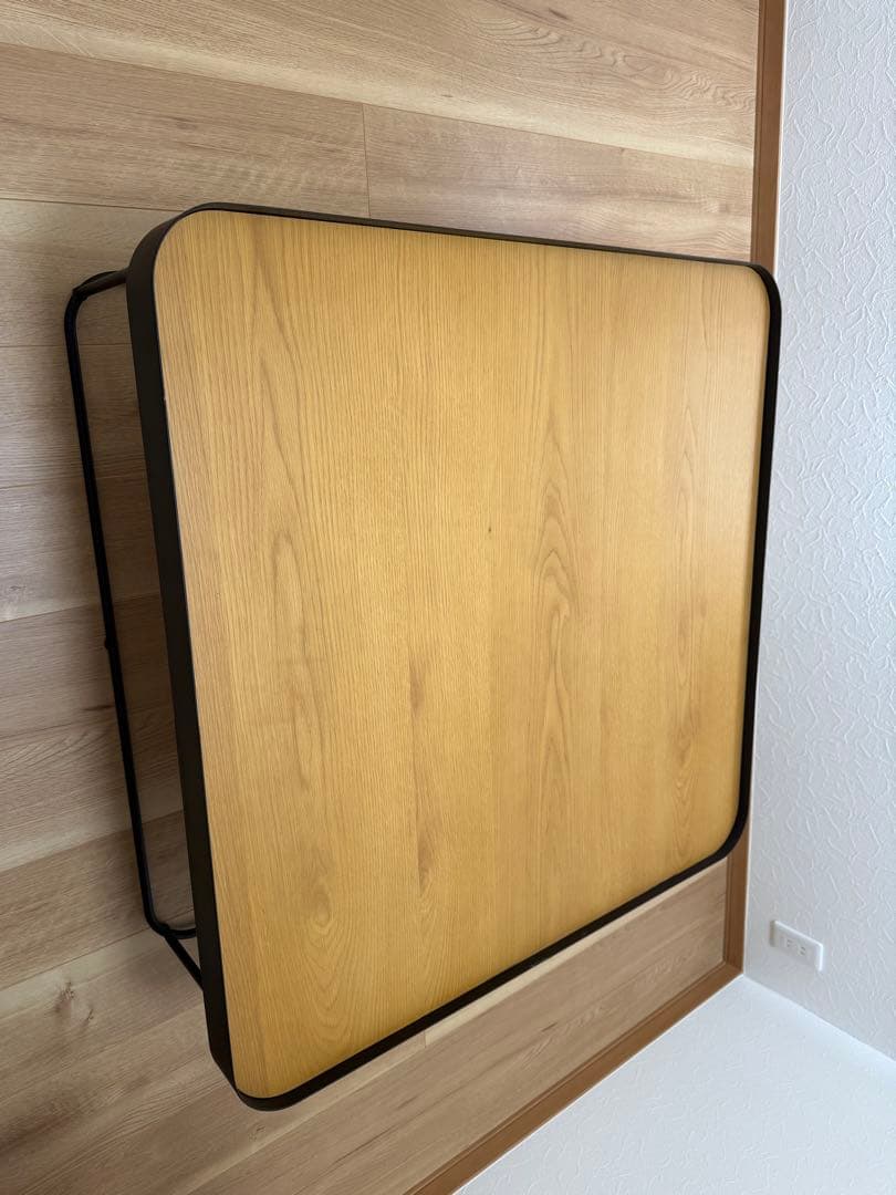 木製天板の正方形センターテーブル